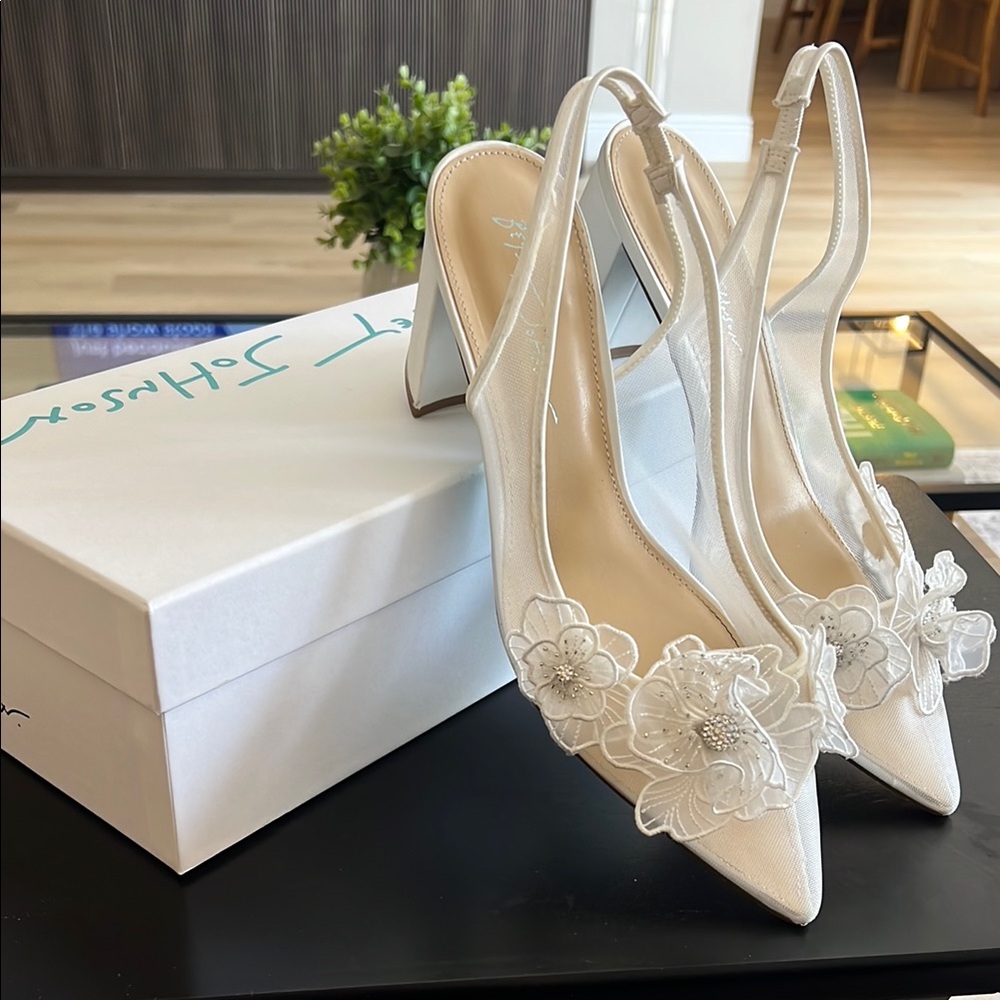 Betsey Johnson White Floral Heels